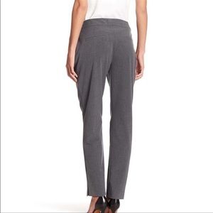 NWT! Halogen Taylor Fit Ankle Skinny Pants, grey.